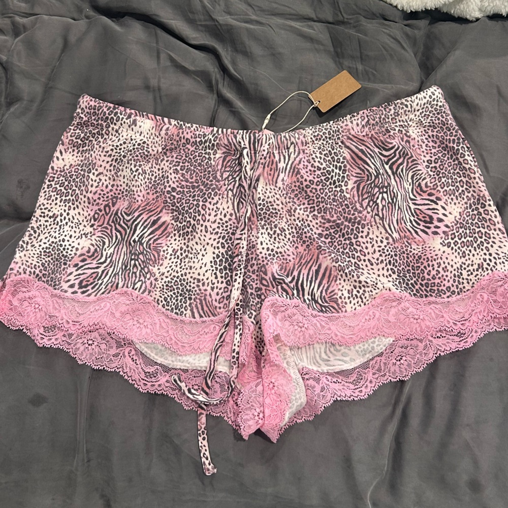 Skims Women's Pink Animal Print Lace Trim Sleep Shorts